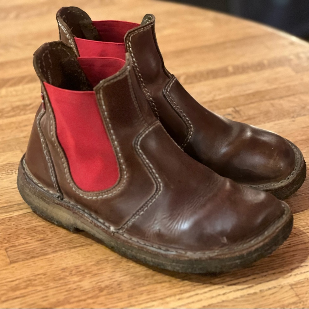 Duckfeet Brown and Red Chelsea Boots